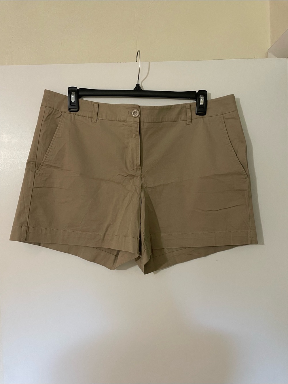 Women’s Nautica khaki short 16